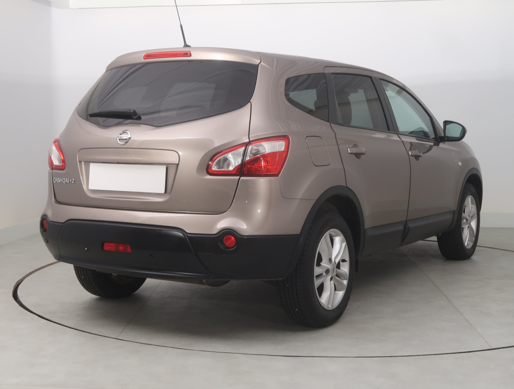 Nissan Qashqai+2