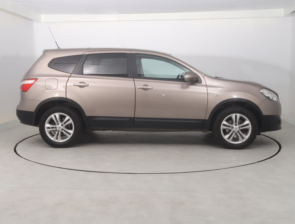 Nissan Qashqai+2