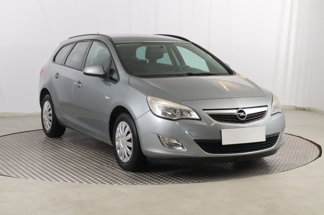 Opel Astra 2011