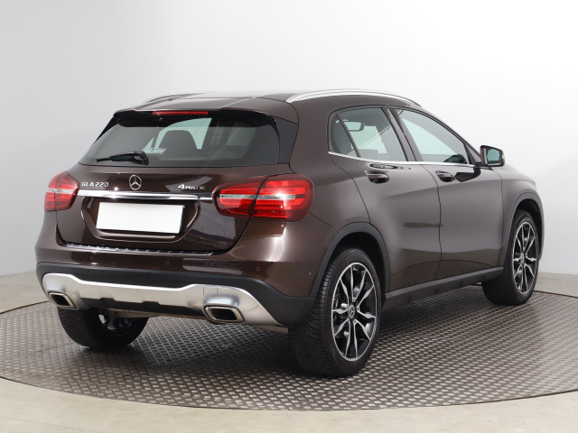Mercedes-Benz GLA 220 4MATIC
