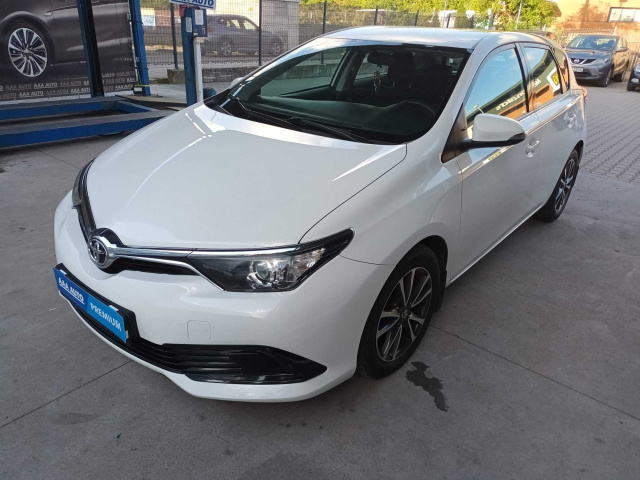 Toyota Auris 2016