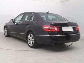 Mercedes-Benz E - 2010