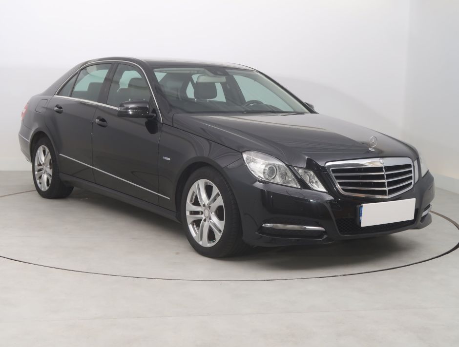 Mercedes-Benz E - 2010
