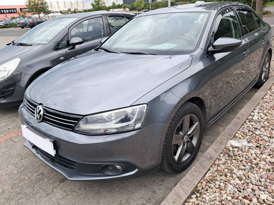 Volkswagen Jetta - 2014