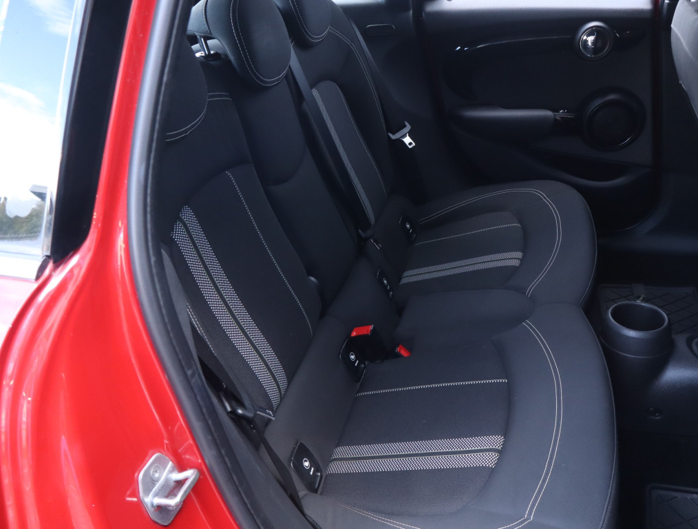 MINI 5-door