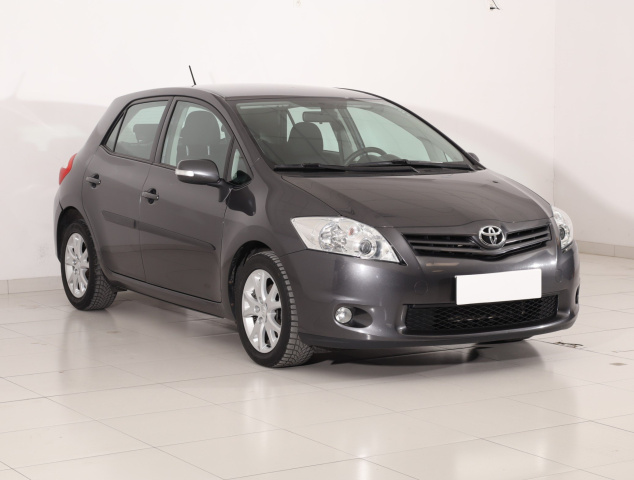 Toyota Auris 2011