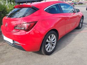 Opel Astra - 2011