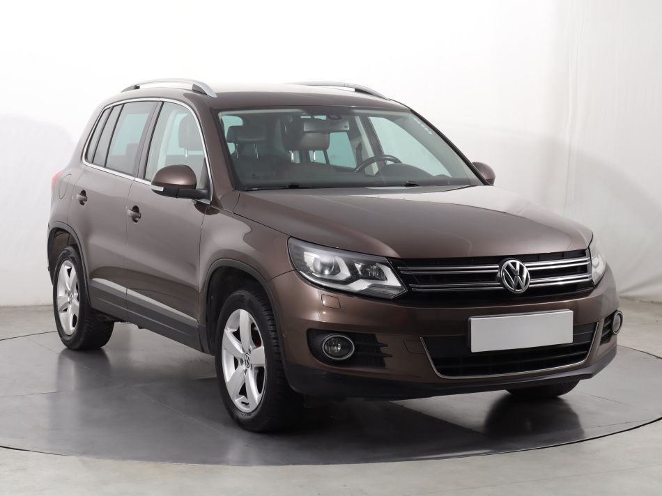 Volkswagen Tiguan - 2012