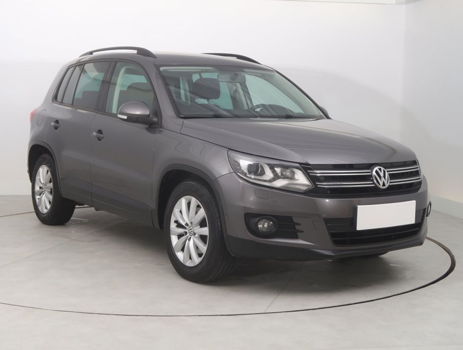 Volkswagen Tiguan - 2015
