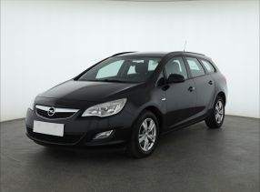 Opel Astra - 2012