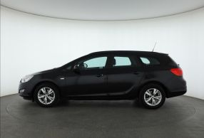 Opel Astra - 2012