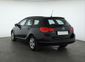 Opel Astra - 2012