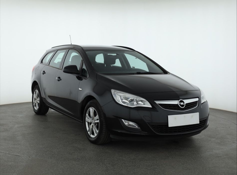 Opel Astra - 2012