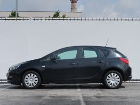 Opel Astra - 2013