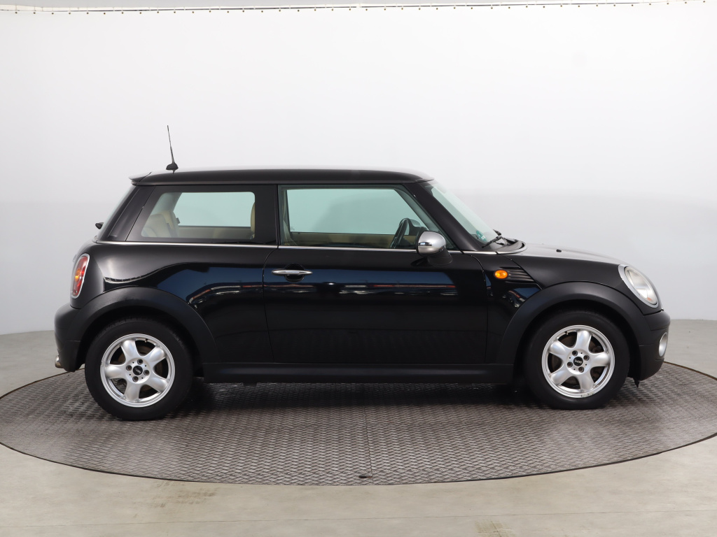 MINI 3-door