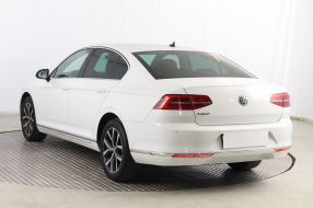 Volkswagen Passat - 2016