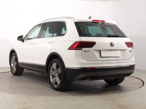 Volkswagen Tiguan - 2016