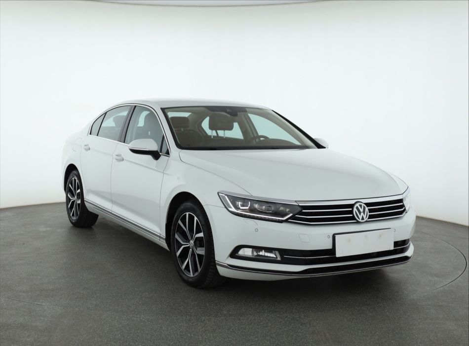 Volkswagen Passat - 2015