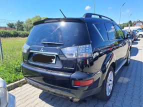 Mitsubishi Outlander - 2010