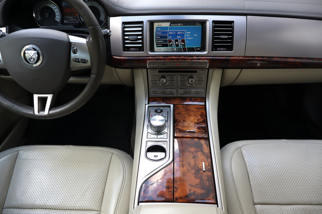 Jaguar XF