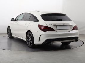 Mercedes-Benz CLA - 2016
