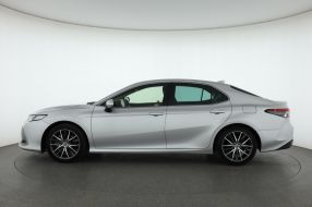 Toyota Camry - 2021