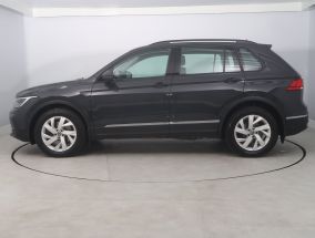 Volkswagen Tiguan - 2021