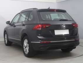 Volkswagen Tiguan - 2021