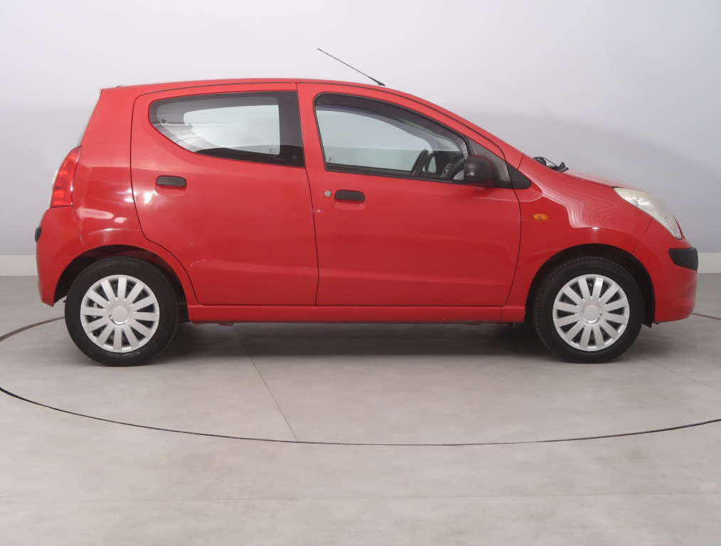 Nissan Pixo