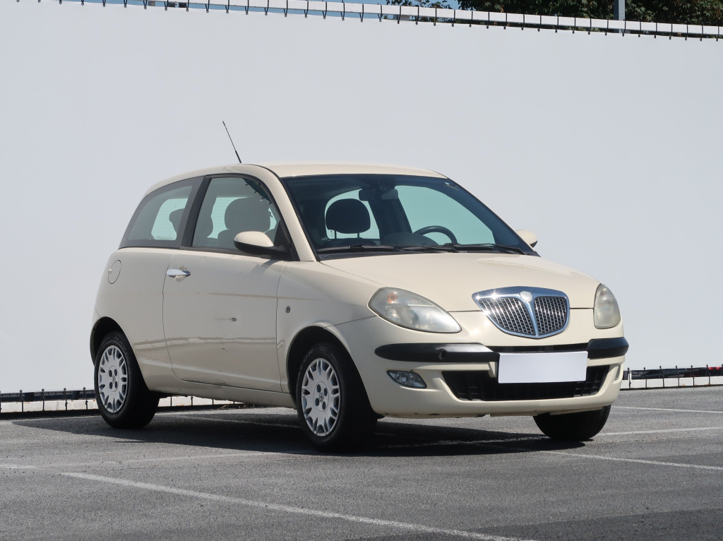 Lancia Ypsilon