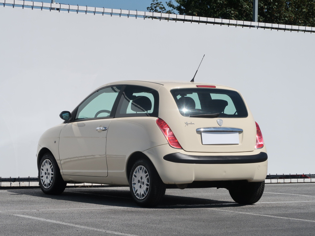 Lancia Ypsilon