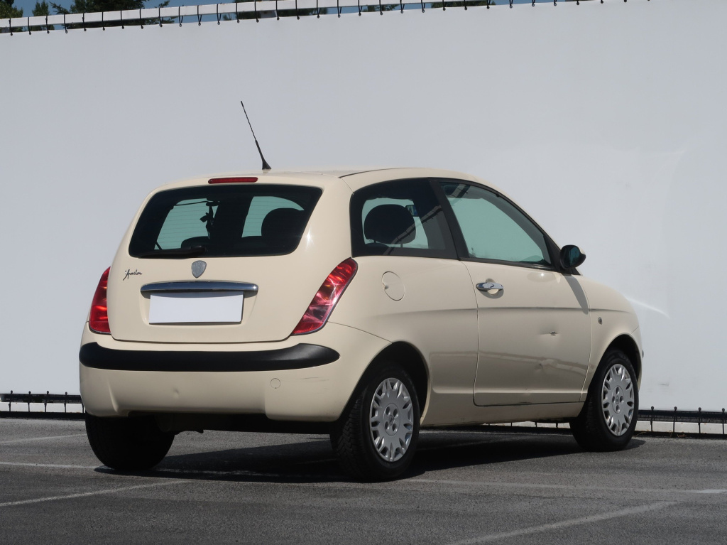 Lancia Ypsilon