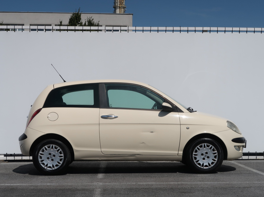 Lancia Ypsilon