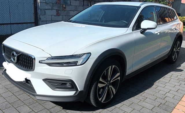 Volvo V60 Cross Country 2021