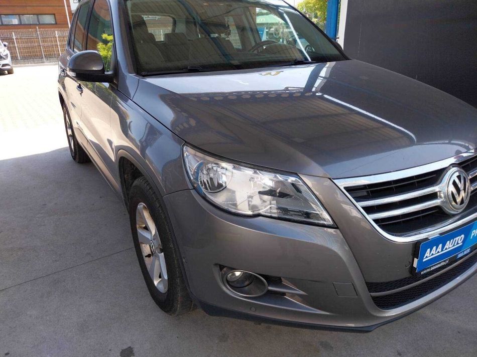 Volkswagen Tiguan - 2010