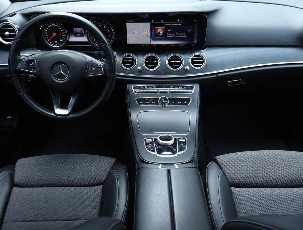 Mercedes-Benz E