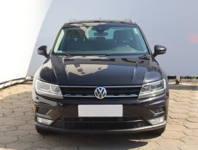 Volkswagen Tiguan - 2016