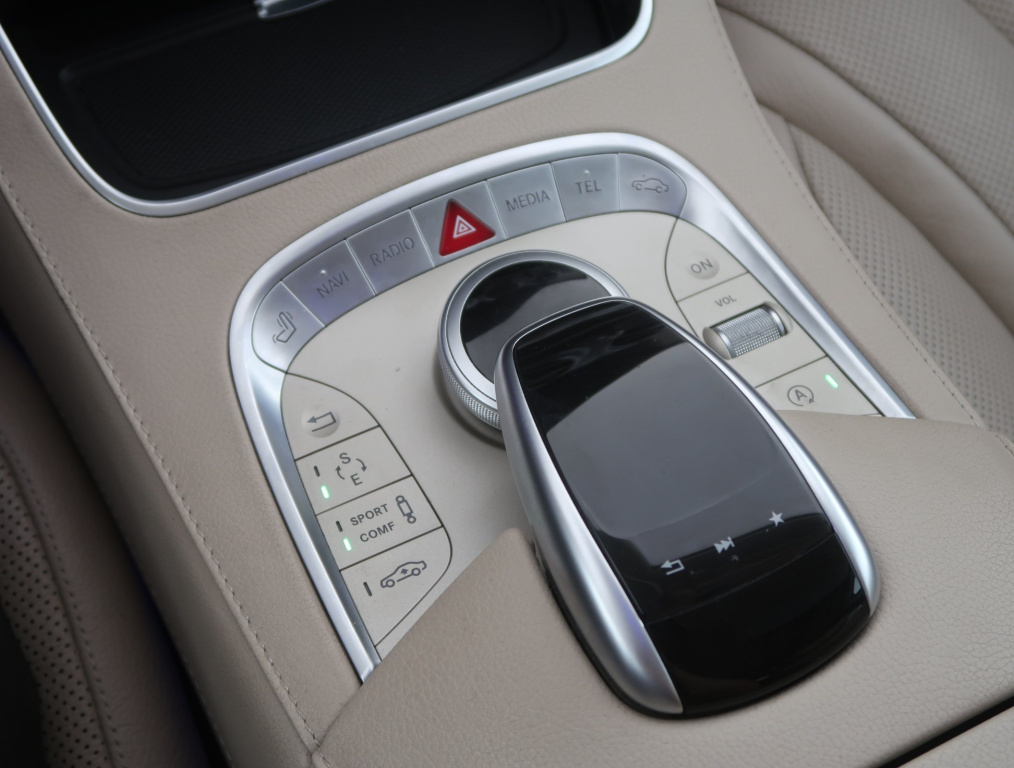 Mercedes-Benz S