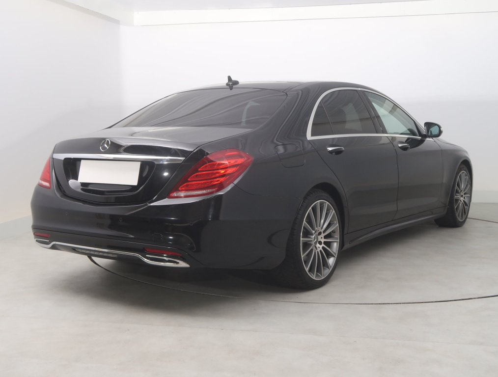 Mercedes-Benz S