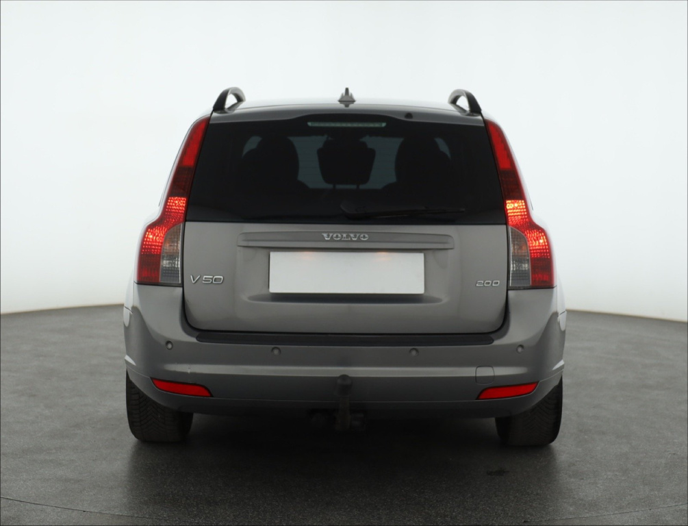 Volvo V50