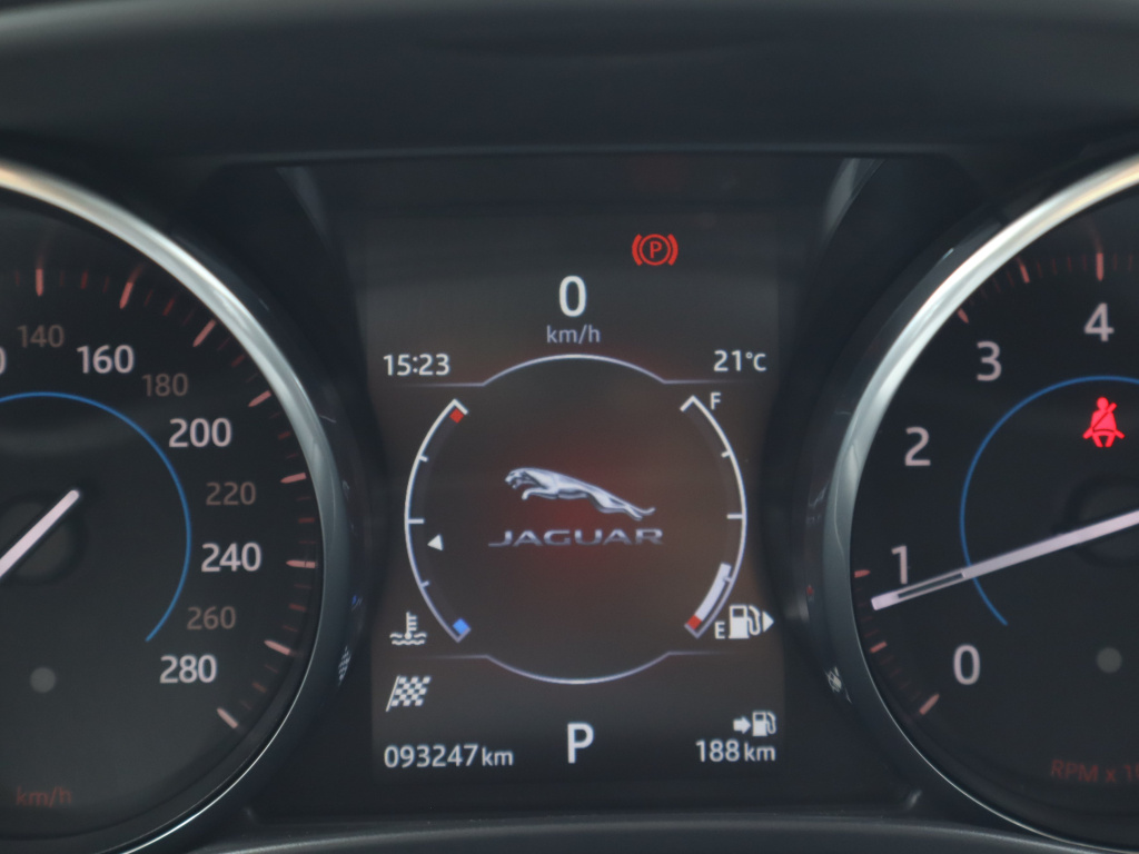 Jaguar XE