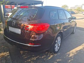 Opel Astra - 2012