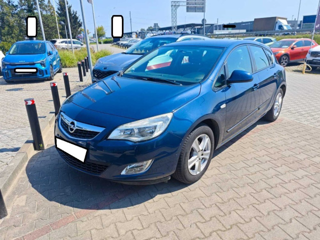 Opel Astra 2011