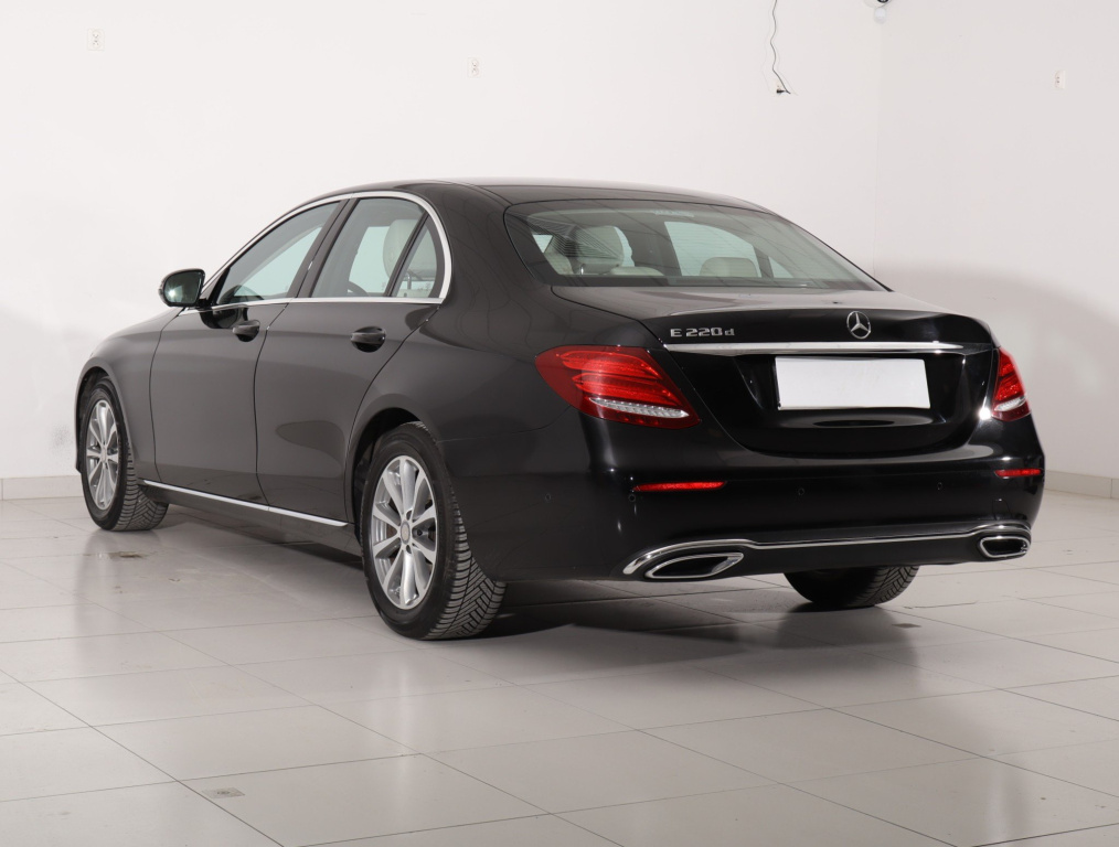 Mercedes-Benz E