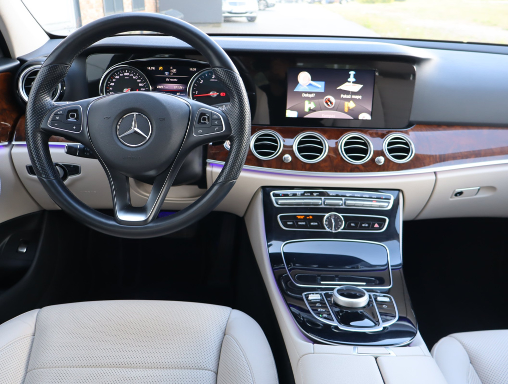 Mercedes-Benz E