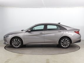 Hyundai Elantra - 2023