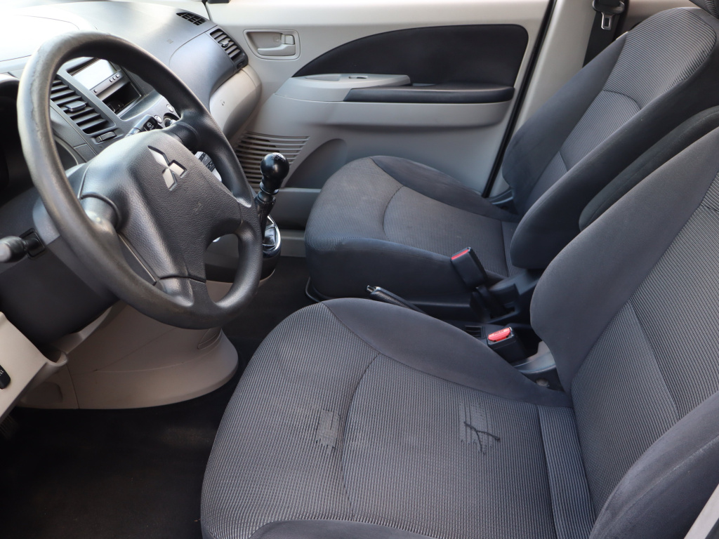 Mitsubishi Grandis
