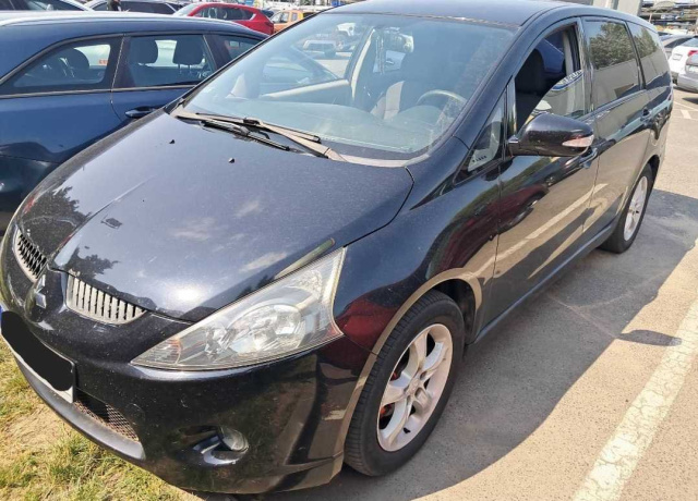 Mitsubishi Grandis 2006