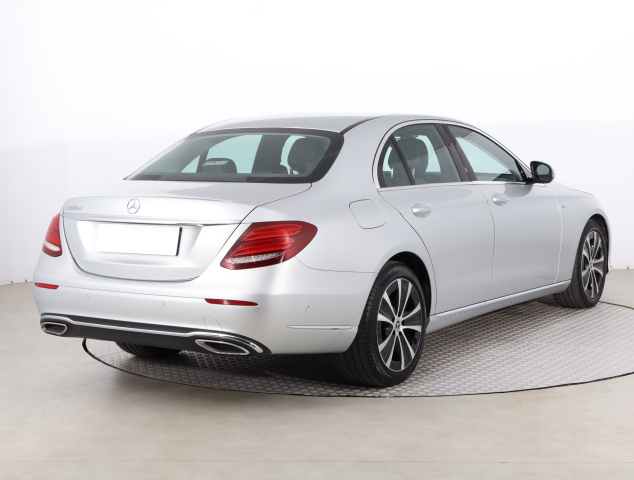 Mercedes-Benz E 220 d