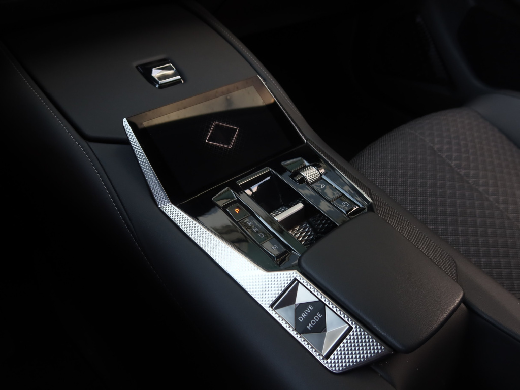 DS 4